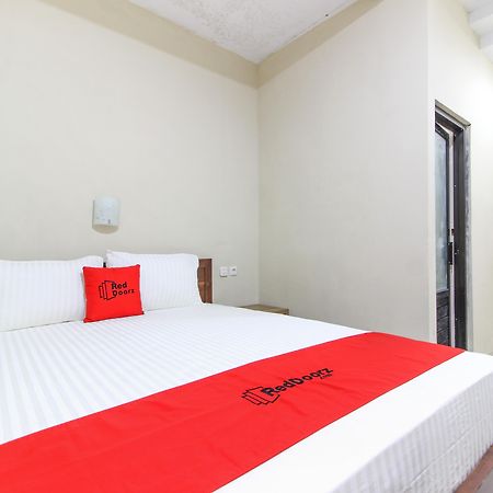 RedDoorz near Jogja Kembali Monument 3 Hotel Kalasan Buitenkant foto