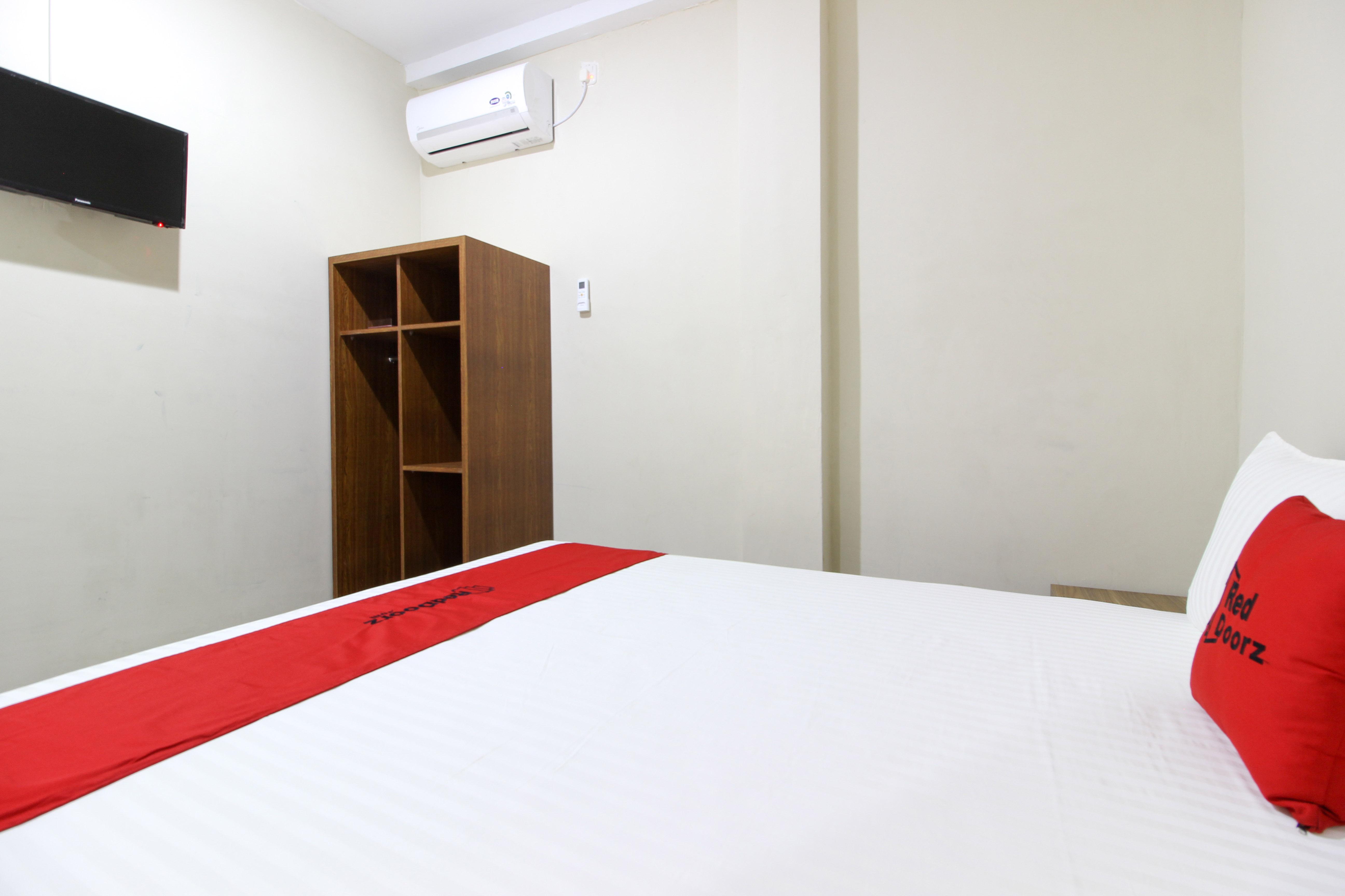 RedDoorz near Jogja Kembali Monument 3 Hotel Kalasan Buitenkant foto