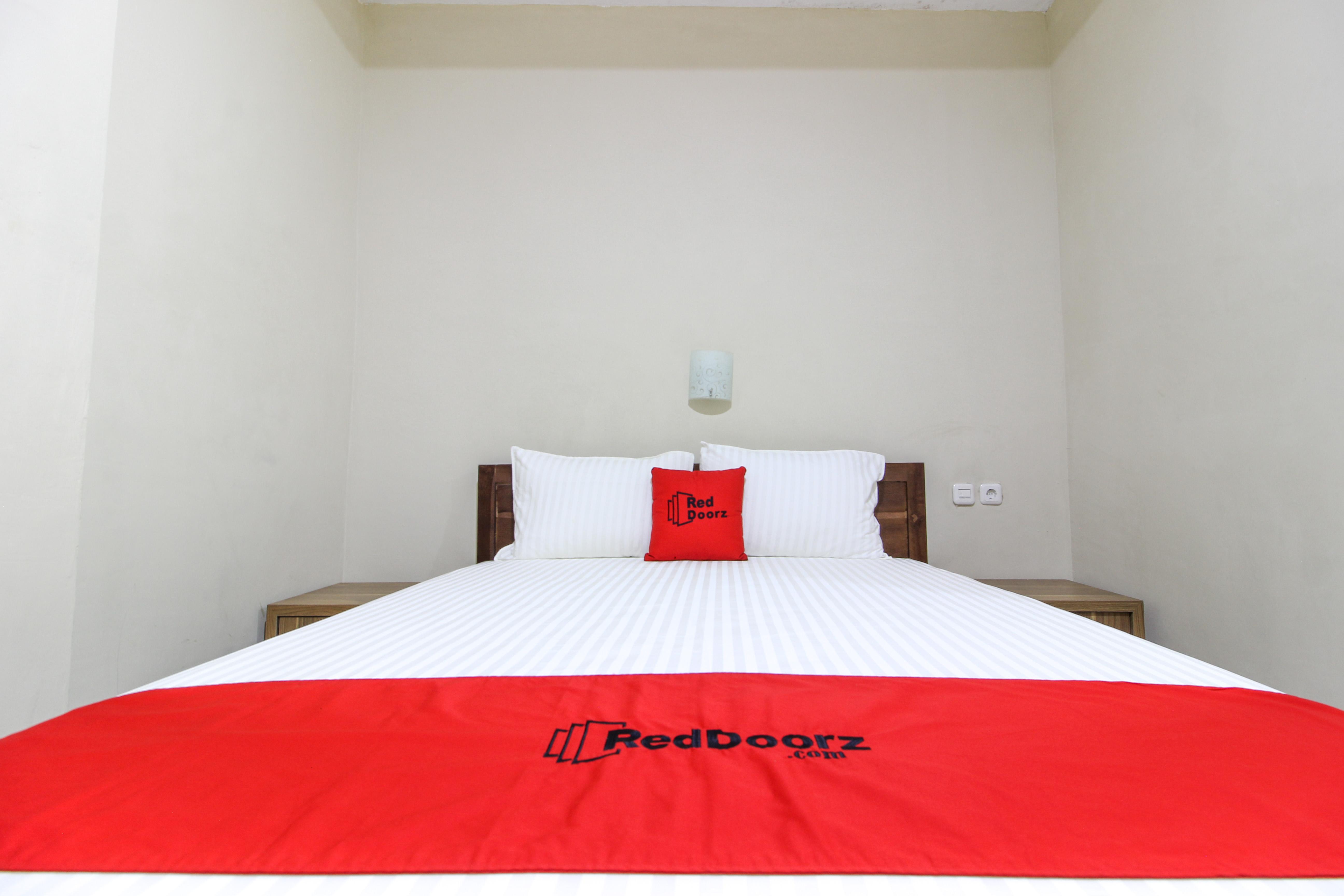 RedDoorz near Jogja Kembali Monument 3 Hotel Kalasan Buitenkant foto