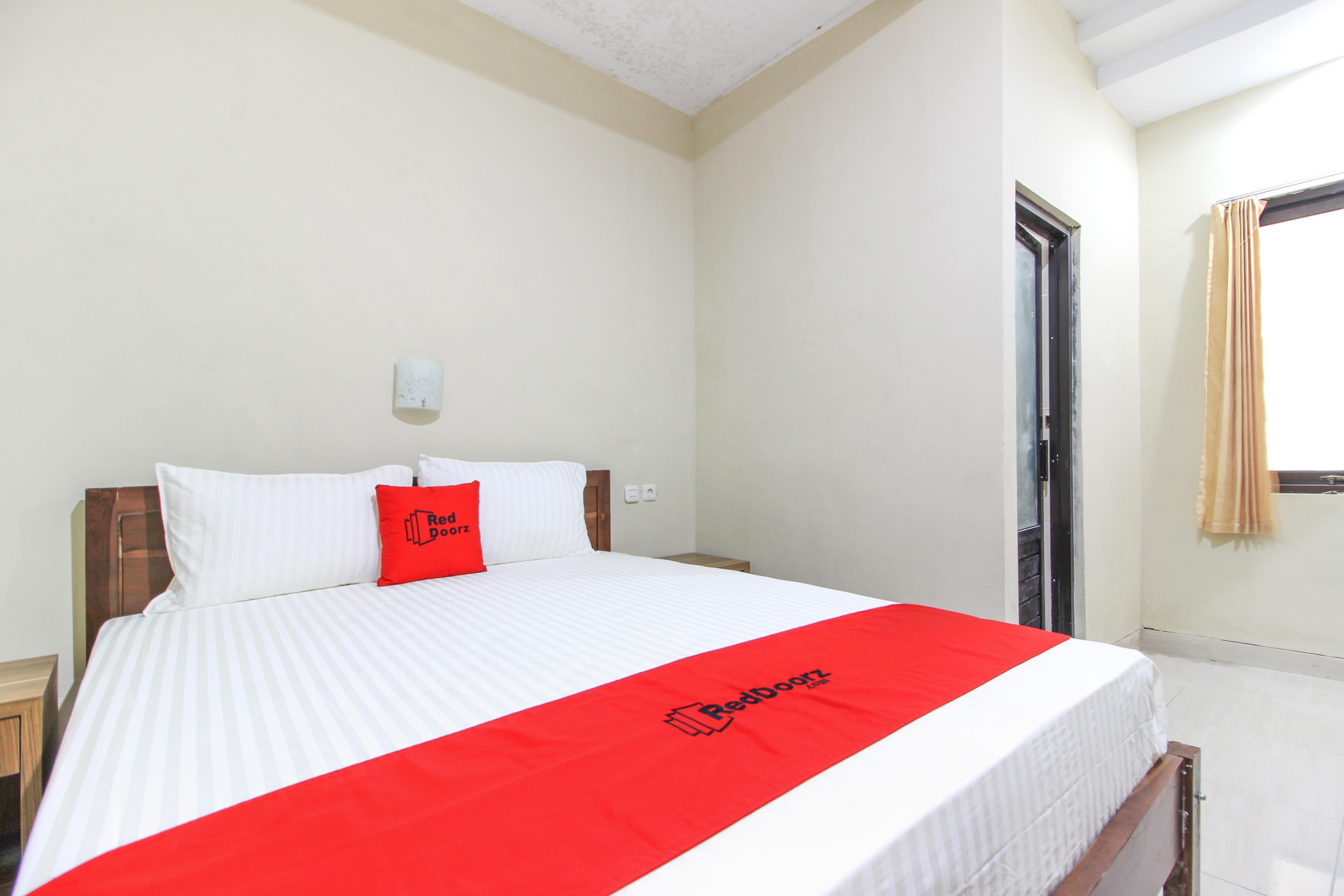 RedDoorz near Jogja Kembali Monument 3 Hotel Kalasan Buitenkant foto